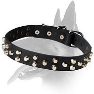 Superb Leather Collar With Silver Colored Pyramids