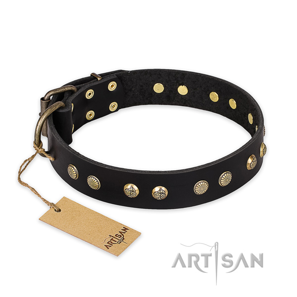 Stylish design natural genuine leather dog collar with strong buckle