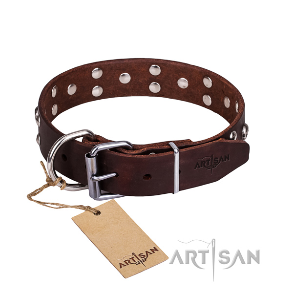 Leather dog collar with rounded edges for convenient daily use